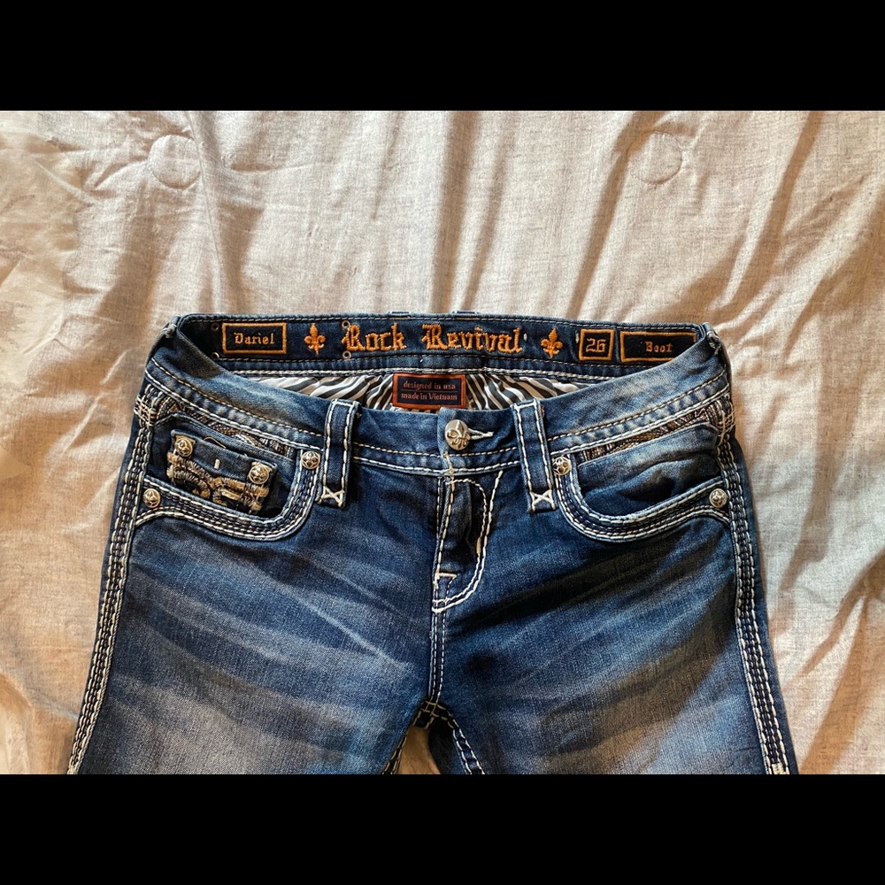 Women’s rock revival size 26 Jean